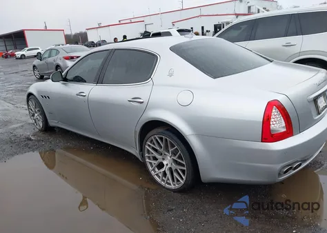 2009 Maserati Quattroporte z USA, uszkodzony, nr VIN ZAMFK39A090044350